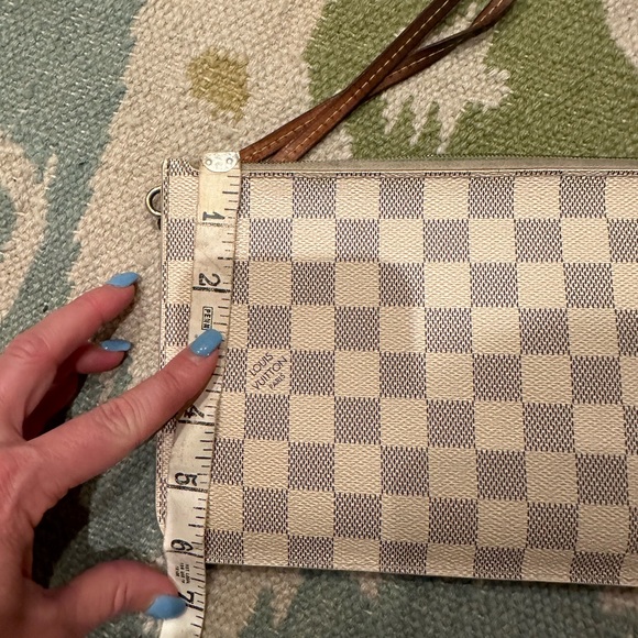 Authentic Louis Vuitton neverfull pouch wristlet - Picture 7 of 8